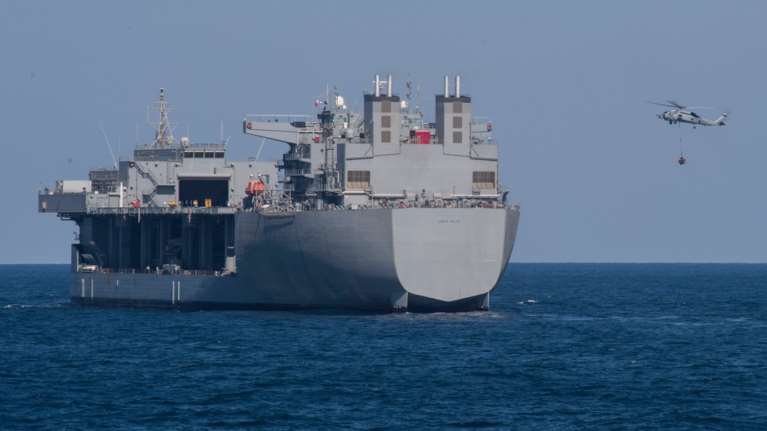 Αυτό είναι το θηριώδες αμερικανικό ελικοπτεροφόρο που θα ελιμενίζεται μόνιμα στη Σούδα [βίντεο - εικόνες]