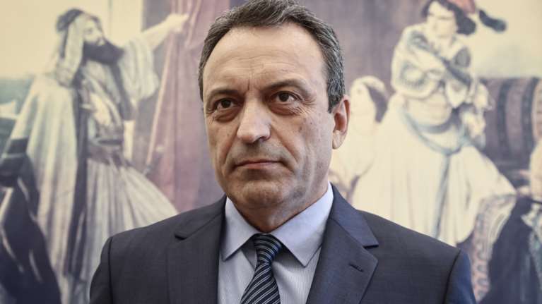 Το παρασκήνιο της κόντρας στους Σπαρτιάτες- Είναι το 1,5 εκ ευρώ της κρατικής χρηματοδότησης, λέει ο Στίγκας