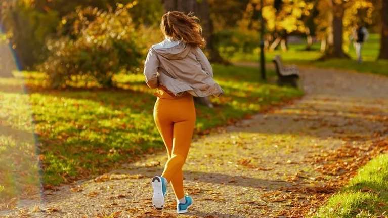 Το κόλπο που κάνει 10 φορές πιο πιθανό να ξεκινήσεις άσκηση – Ιδανικό αν δεν έχεις καθόλου κίνητρο