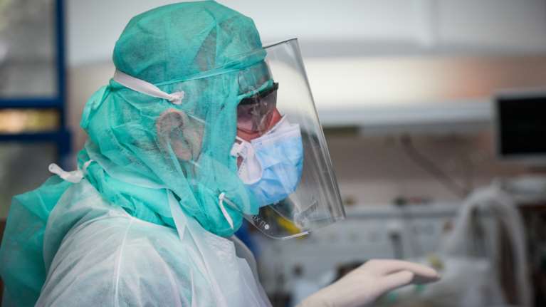 Κορονοϊός: Τρεις θάνατοι το τελευταίο 24ωρο - Στους 426 οι νεκροί