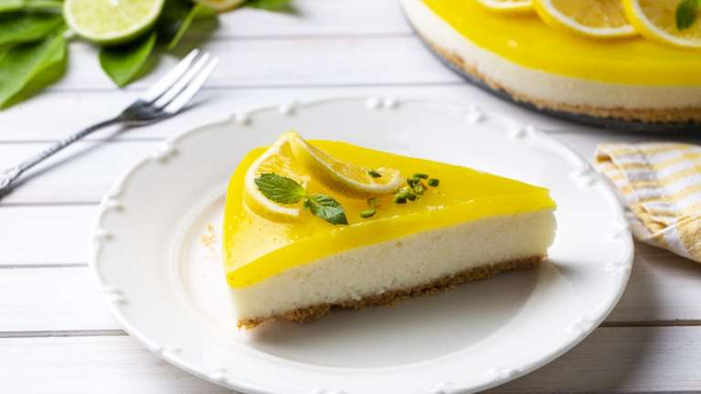 Συνταγή για λαχταριστό λεμονογλυκό με 4 υλικά - Η πιο εύκολη καλοκαιρινή συνταγή, έτοιμη στο 10λεπτο