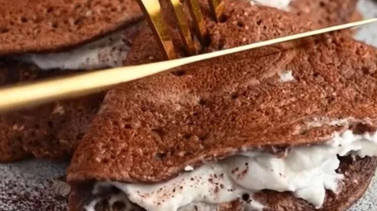 Μοναδικές κρέπες βρώμης με γεύση σοκολάτας: Ένα διαφορετικό αλλά εύκολο πρωινό