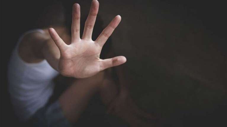 Σεξουαλική κακοποίηση ανηλίκων: Τρομάζουν τα στοιχεία στην Ελλάδα - Τουλάχιστον ένα θύμα, κάθε ημέρα του 2022