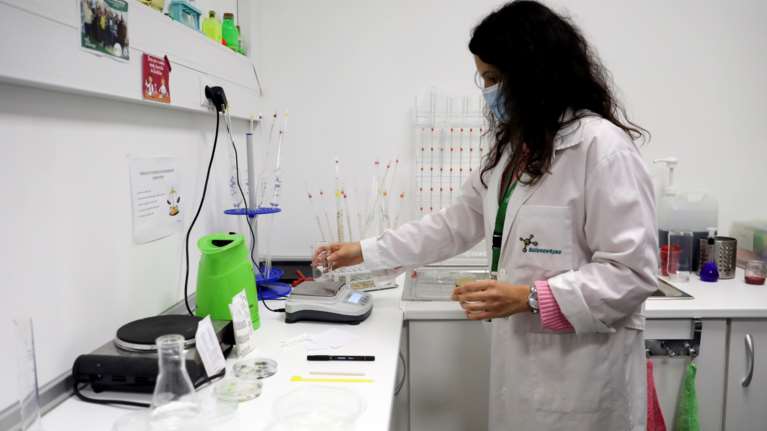 Περιοδικό &quot;Science&quot;: Οι επιστημονικές εξελίξεις που αναμένεται να ξεχωρίσουν το 2021 - Τι περιμένουμε για τον κορονοϊό