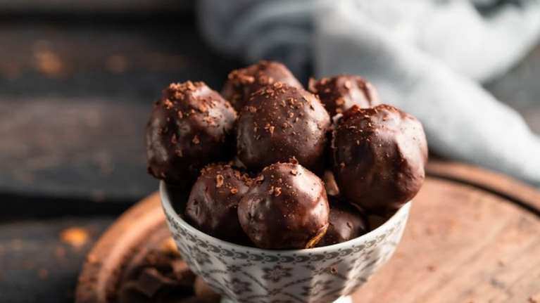 Σνακ ή κεράσματα χωρίς ζάχαρη: Σοκολατάκια μπανάνας με φυστικοβούτυρο