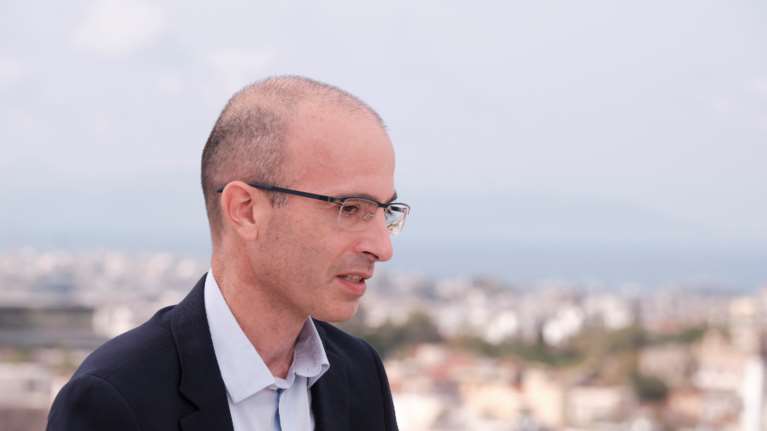 Χαράρι για Ουκρανία: Βρισκόμαστε στην πιο επικίνδυνη στιγμή στην παγκόσμια ιστορία μετά την κρίση των πυραύλων της Κούβας