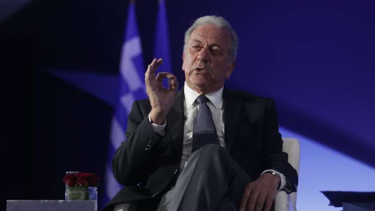 Αβραμόπουλος: "Στηρίζω το αίτημα του Πάνου Ρούτσι, δεν είναι πολιτικό ή νομικό ζήτημα αλλά ανθρώπινο και ηθικό"