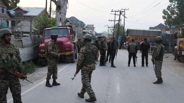 Ανάλυση: Παγκόσμιος συναγερμός για το πού μπορεί να φθάσει η σύγκρουση Ινδίας - Πακιστάν, δύο χωρών με πυρηνικά