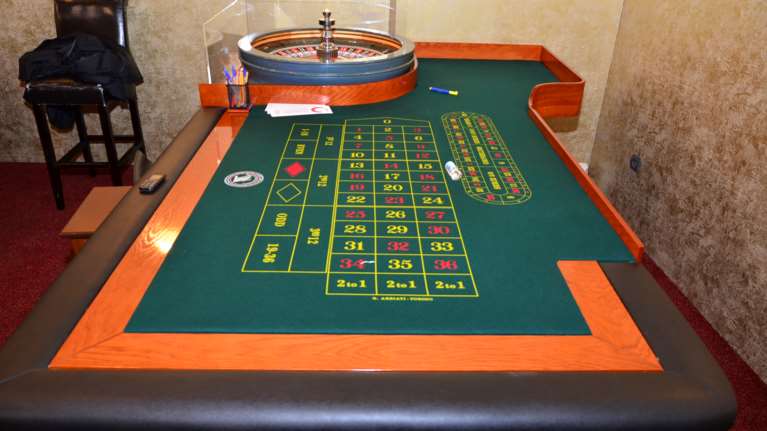 Νέο "κρούσμα" τζογαδόρων- 18 συλλήψεις σε παράνομο καζίνο στον Νέο Κόσμο εν μέσω κορονοϊού