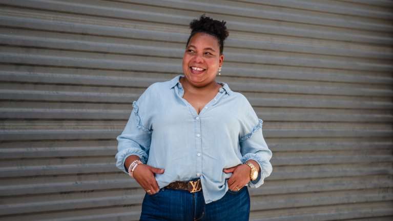 Βοηθώντας τις plus size υποψήφιες νύφες να νιώθουν ορατές