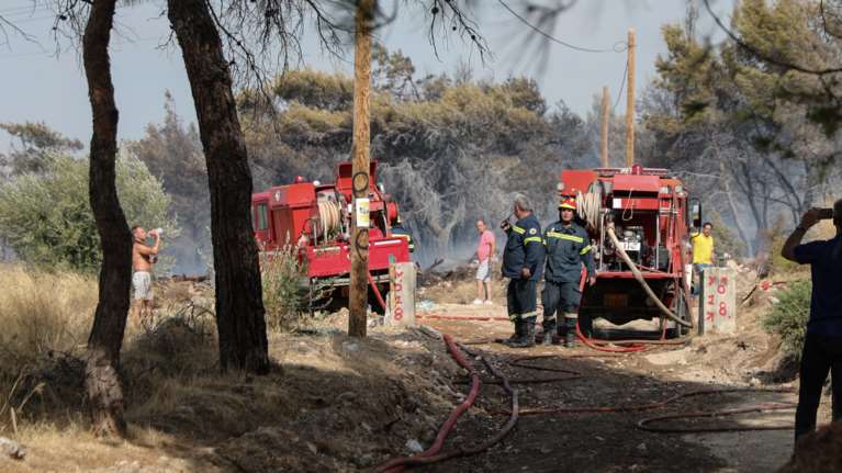 Ξέσπασε πυρκαγιά ανάμεσα σε Σπάτα και Πικέρμι- Συναγερμός στην Πυροσβεστική