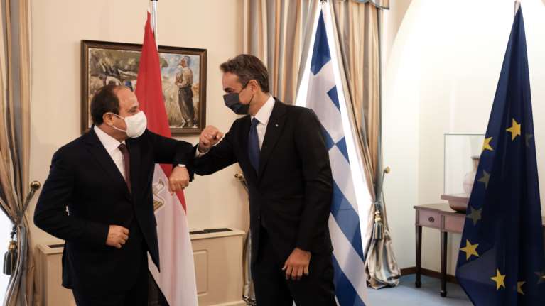 Συνάντηση Μητσοτάκη με τον Πρόεδρο της Αιγύπτου Αλ Σίσι- Συμφώνησαν ότι η Τουρκία προκαλεί