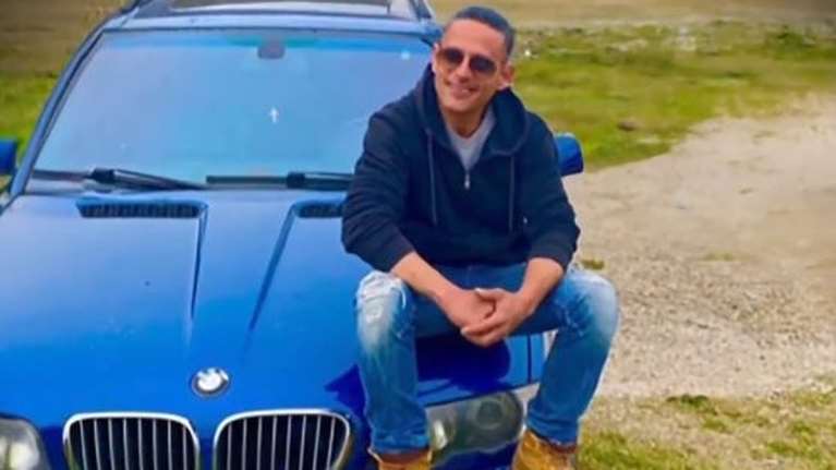 Σάκης Γκολφίνος: Δολοφονία το ολοκαύτωμα του επιχειρηματία  -  Σπαράζει η μητέρα του ένα χρόνο μετά