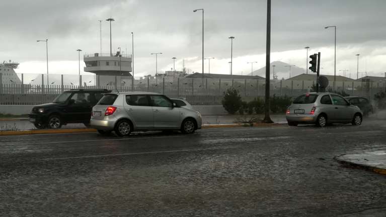 Έκτακτο δελτίο επιδείνωσης καιρού: Καταιγίδες, χαλάζι και πτώση θερμοκρασίας - Ποιες περιοχές θα πληγούν