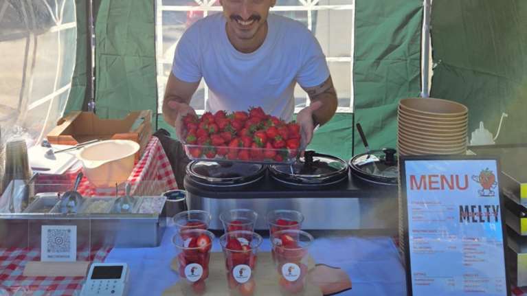Από την Πάτρα στο Δουβλίνο με εισιτήριο τις φράουλες - O Έλληνας επιχειρηματίας που έχει κατακτήσει την Ιρλανδία