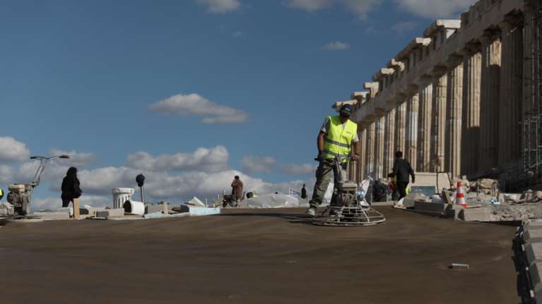 Η Μενδώνη απαντά στη Liberation για το &quot;τσιμέντο&quot; στην Ακρόπολη: Ανακριβέστατο το ρεπορτάζ