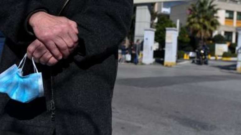 Τσιόδρας για χρήση μάσκας: Αυξάνει η συζήτηση, όσο φτάνει κανείς πιο κοντά στην άρση των μέτρων