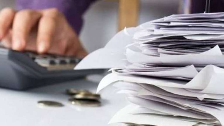 Τι ισχύει για ασφαλιστικές εισφορές, οφειλές σε ρύθμιση, υποχρεώσεις προς ΔΟΥ, επιταγές και ενοίκια