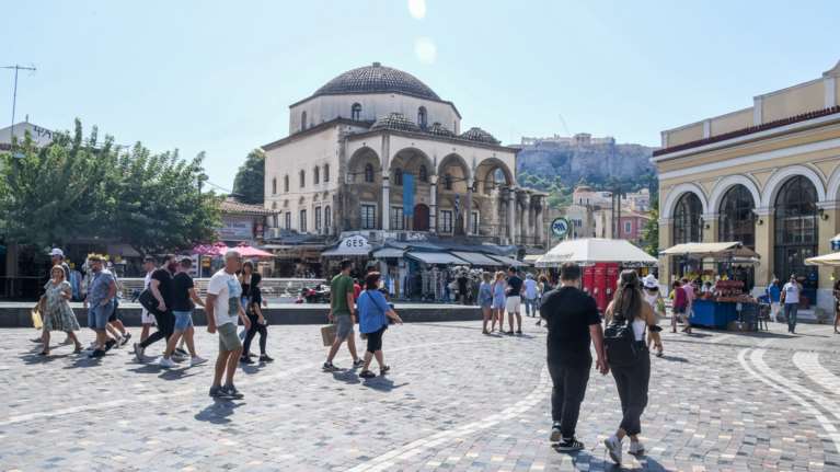 Κορονοϊός: Η χαλάρωση του Πάσχα άφησε &quot;σημάδια&quot; στα κρούσματα- Τι θα γίνει με τις μάσκες από 1η Ιουνίου