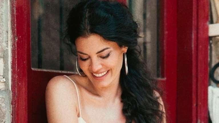 Η Μαρία Κορινθίου μιλά για τον σύντροφό της: &quot;Με γοήτευσαν η αυθεντικότητα, η κτητικότητά του, είναι αρσενικό&quot;