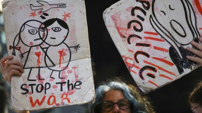 Ισραήλ: Διεθνής κατακραυγή μετά τον πολύνεκρο βομβαρδισμό σε σχολείο στη Λωρίδα της Γάζας