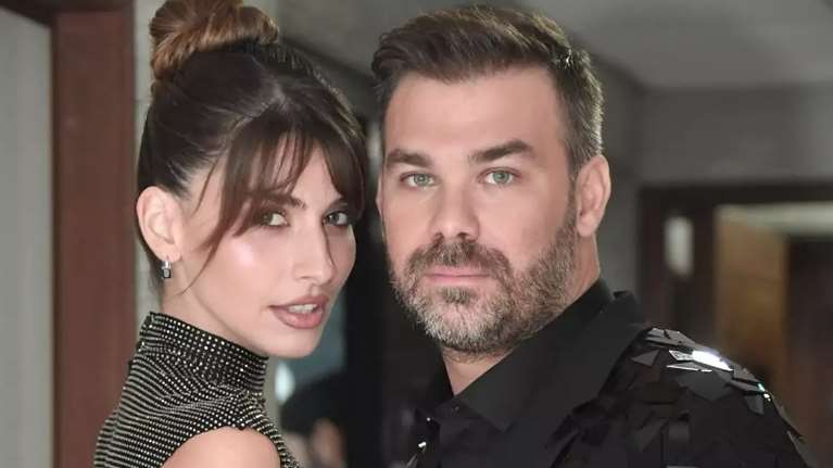 Ο Γιώργος Σαμπάνης έκανε πρόταση στην Ιωάννα Σαρρή! Το εντυπωσιακό μονόπετρο