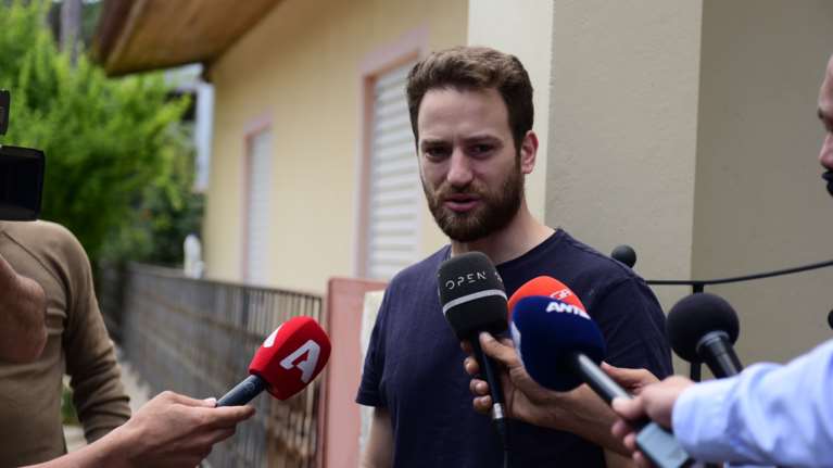 Γλυκά Νερά: Τι έλεγε στην αρχική του κατάθεση ο 32χρονος πιλότος - &quot;Άκουγα τη γυναίκα μου να φωνάζει για βοήθεια...&quot;