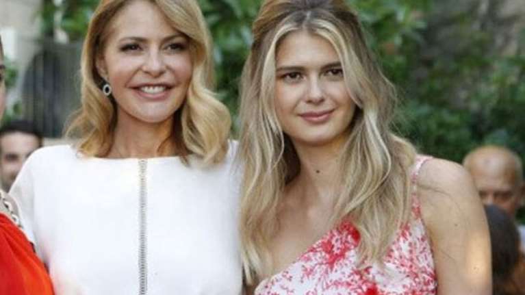 Βραδιά στο τζάκι για την Τζένη Μπαλατσινού και την Αμαλία Κωστοπούλου