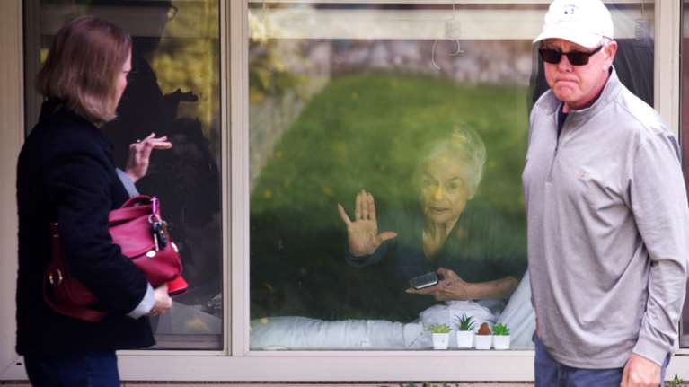 Κορονοϊός: 81χρονη Αμερικανίδα που νόσησε, γύρισε σπίτι της