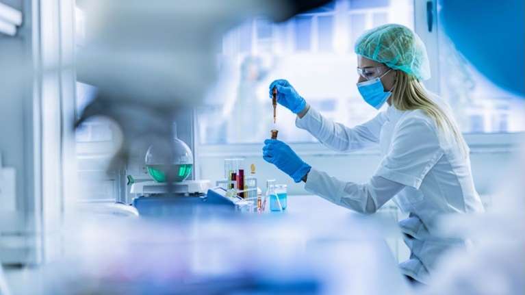 Γιατί ο ΠΟΥ εκφράζει &quot;τεράστια ανησυχία&quot; για τη γρίπη των πτηνών: Πόσο ασφαλές είναι να τρώμε αυγά, γάλα και κρέας