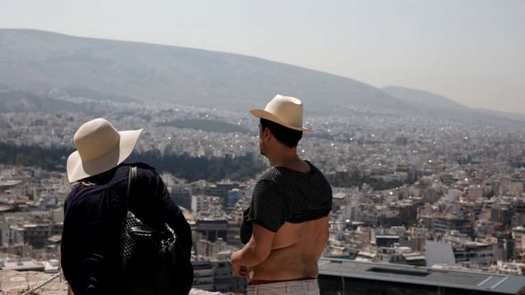 DW: Η Γερμανία συνομιλεί διμερώς με την Ελλάδα για τον τουρισμό