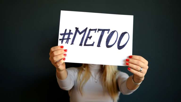 #MeToo και στην Κύπρο με βροχή καταγγελιών: Συγκλονιστικές μαρτυρίες σε βάρος πολιτικού και ιερωμένου [Βίντεο]