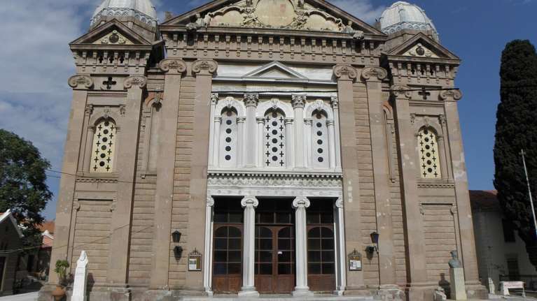 Ο ναός-μνημείο του Αγίου Θεράποντα της Μυτιλήνης έχει μια ιστορία περί τα 130 χρόνια - Το σημαντικότερο κειμήλιο