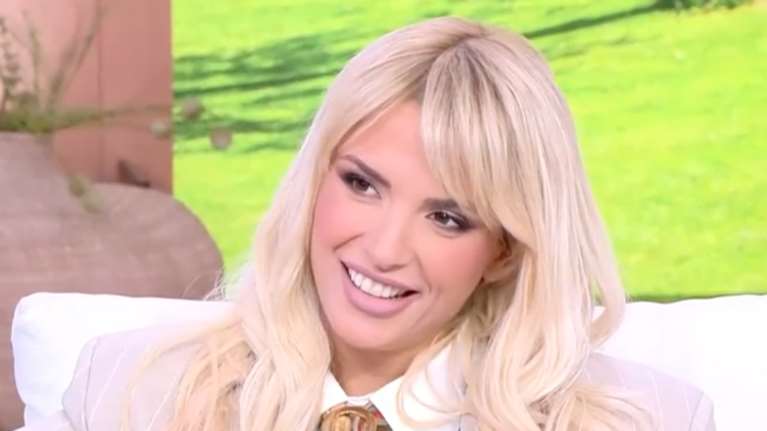 Κατερίνα Λιόλιου: &quot;Όταν πάω να το καταλάβω, με μια μικρή κίνηση διακριτική, το μήνυμα πηγαίνει&quot;