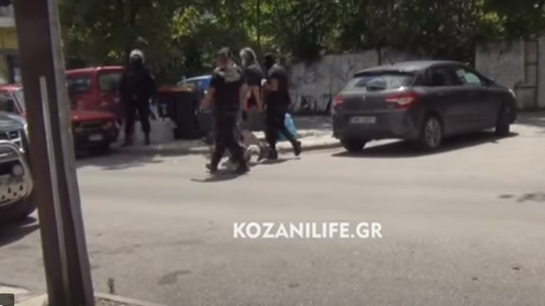 Επίθεση με τσεκούρι: Στην Θεσσαλονίκη σε σοβαρή κατάσταση με χτυπήματα στο κεφάλι και το πρόσωπο οι εφοριακοί