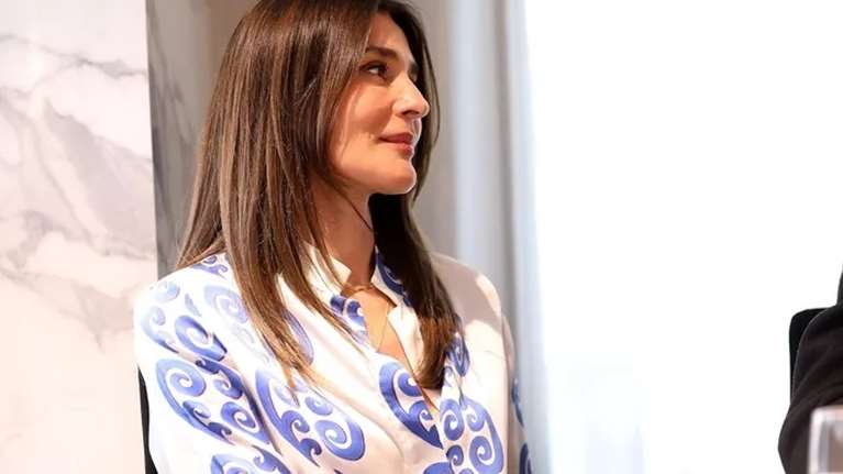 18 χρόνια πριν η Μαρία Ναυπλιώτου κυκλοφορούσε με μαύρο κοντό καρέ και αφέλειες: Και ναι, ήταν κούκλα