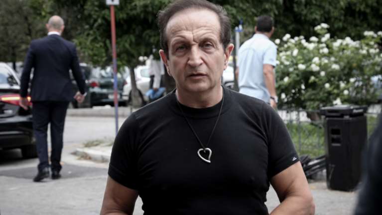 Μπιμπίλας: Εχω λάβει εξώδικο από δύο ανεμβολίαστους ηθοποιούς