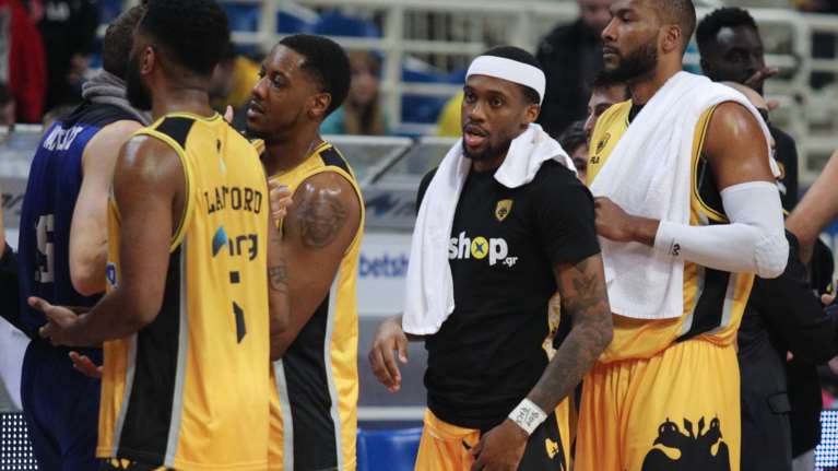 Κορονοϊός: Ανησυχία στην ΑΕΚ - Σταμάτησε η προετοιμασία της ομάδας από κρούσμα σε παίκτη