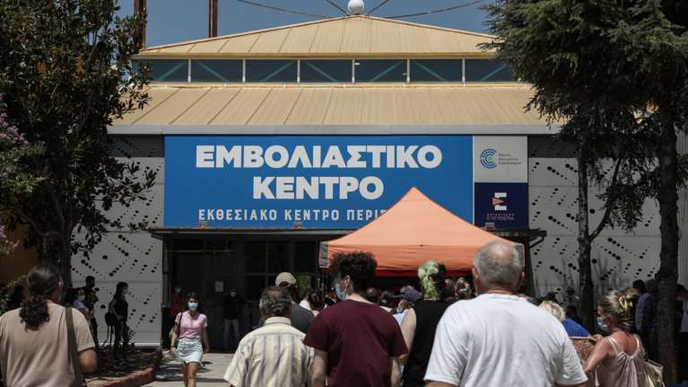 Θεμιστοκλέους: Δεν θα είναι υποχρεωτική η τρίτη δόση του εμβολίου για τον κορονοϊό