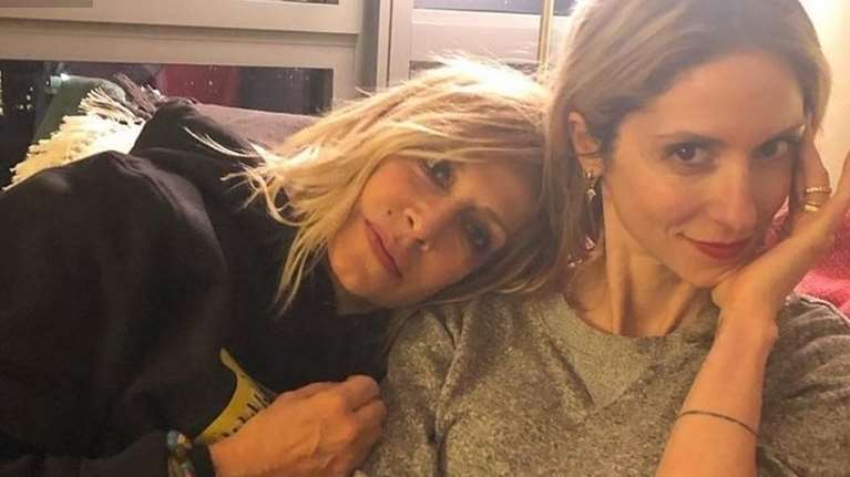 Τριάντα χρόνια πριν: H 34χρονη Άννα Βίσση αγκαλιά με τη μοναχοκόρη της, την 9χρονη Σοφία Καρβέλα