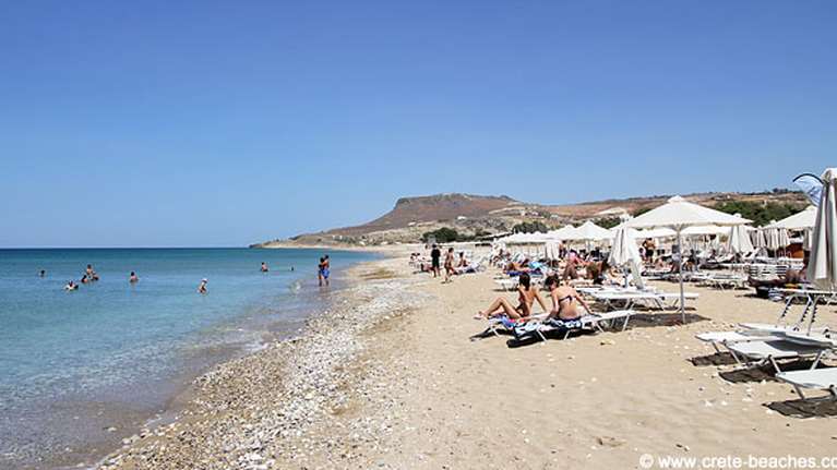 Κορονοϊός: Διαλύθηκε άρον - άρον πάρτι σε παραλία της Κρήτης και συνελήφθη ο D.J.