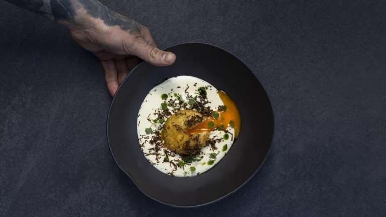 Το υπεραιωνόβιο εστιατόριο που συγκινεί με τη θαλασσινή του κουζίνα