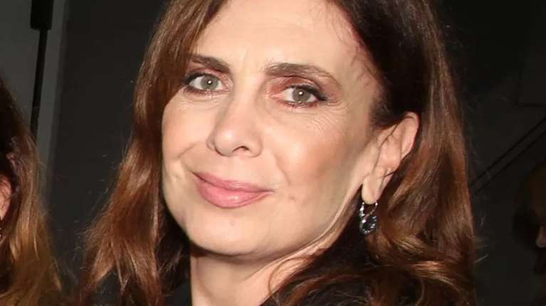 Κατερίνα Διδασκάλου: Με ανδρόγυνο look στα Θεατρικά Βραβεία Κοινού