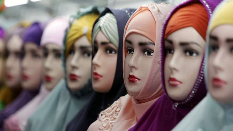 Αφγανιστάν: Ταλιμπάν αποκεφαλίζουν γυναικείες &quot;κούκλες&quot; της βιτρίνας φωνάζοντας Αλλαχού Ακμπάρ (βίντεο)