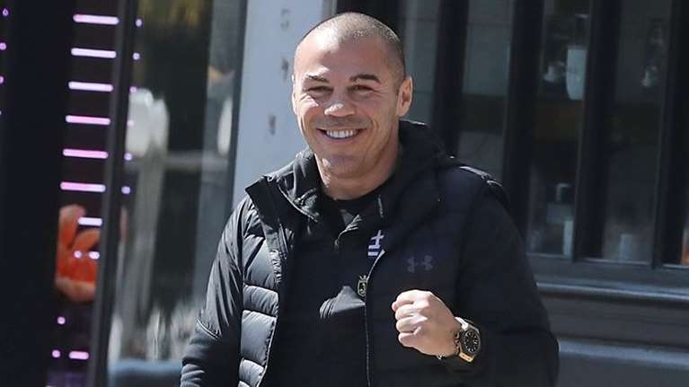 Μιχάλης Ζαμπίδης: Σπάνια εμφάνιση με τη σύζυγο και τις δίδυμες κόρες τους