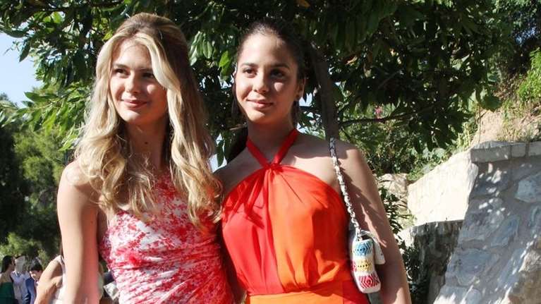 Η Αμαλία και η Αλεξάνδρα Κωστοπούλου είναι οι πιο αγαπημένες αδερφές: Οι αδημοσίευτες φωτογραφίες από την παιδική τους ηλικία