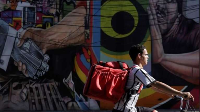Ντελίβερι στο Σάο Πάολο σε καιρό κορονοϊού: Πατάτες, χλωρίνη και... βιάγκρα