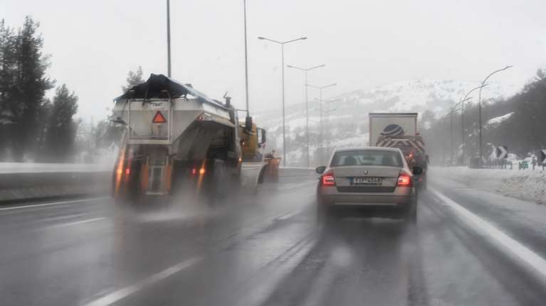 Βίντεο με οδηγίες οδήγησης σε συνθήκες κακοκαιρίας από το υπουργείο Υποδομών και Μεταφορών