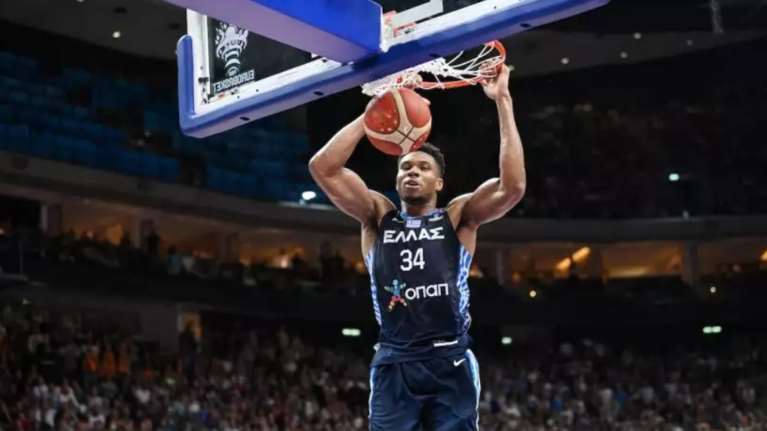 Ο Γιάννης Αντετοκούνμπο γιόρτασε την Ημέρα του Πατέρα - Τα δώρα που του έκαναν οι γιοι του