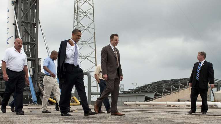 Ο Ίλον Μασκ εκθρόνισε τον Μπαράκ Ομπάμα στη λίστα με τους περισσότερους ακολούθους στο Twitter